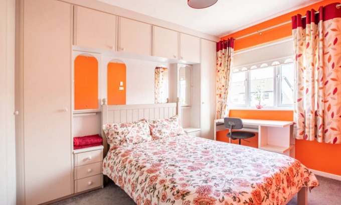 Dublin House | Cozy Double Room for Two in Kilnamanagh, Dublin 24