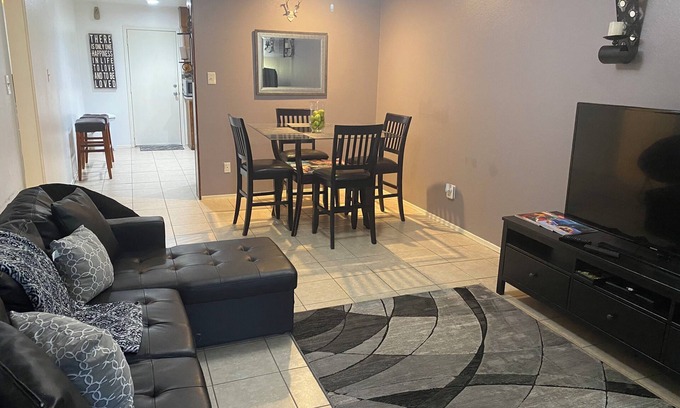 Southeast Houston House | Delightful Private Duplex #1 Near Houston and Galveston