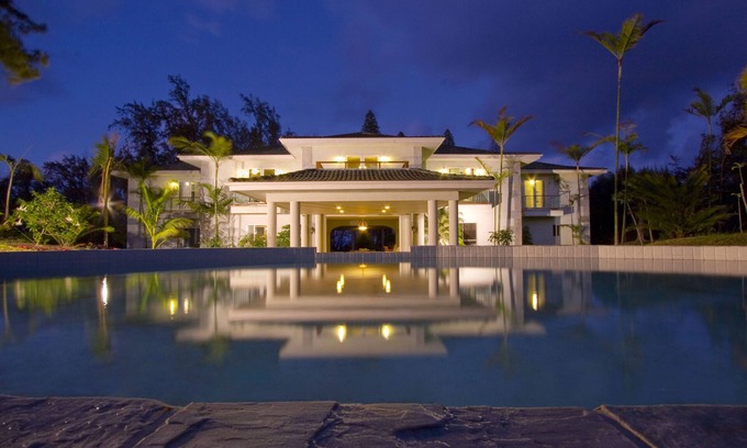 Kapaau House | Elegant Eco-Lodge Retreat with Private Suites and Ocean Views