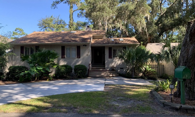 Lawton Woods House | Tranquil Oceanfront Retreat in Lawton Woods - 10/10 Rating