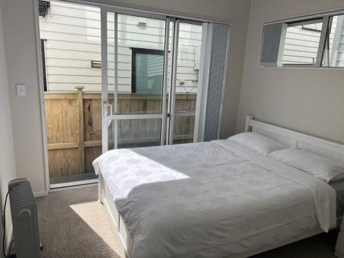 Auckland House | Cozy Private Ensuite for Singles or Couples - Rated 9.8/10