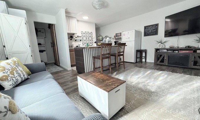 Burns Bed & Breakfast | Pet-Friendly Apartment: Quiet, Convenient & Guest Rated 10/10