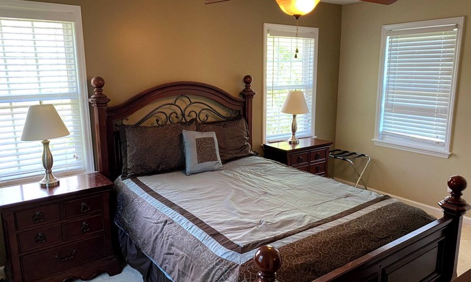 Elon House | Inviting 2 Bed In-Law Suite with Private Entrance near Elon