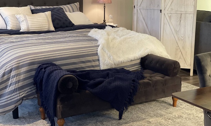 Olathe House | Cozy Retreat with Private Entry & Kitchenette - Pets Welcome!