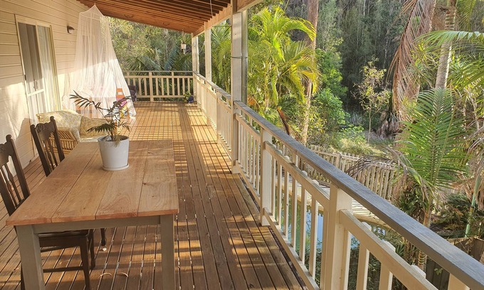 Elizabeth Beach House | Family Retreat Near Bush, Beach, and Lake for Memorable Getaways