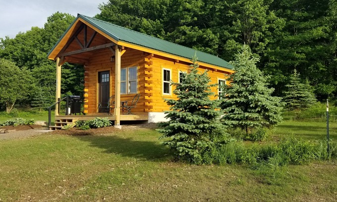Guilford Cabin | Ideal Family Cabin with Kitchen & Pet-Friendly Perks