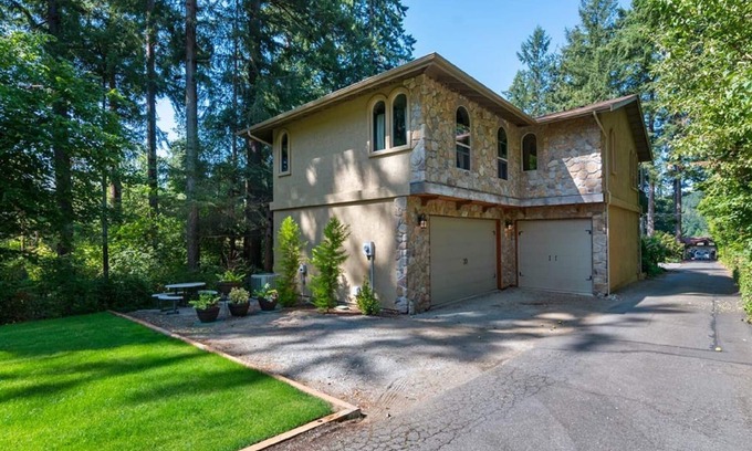 Burley Apartment | Secluded Treehouse Oasis on Burley Lagoon - 10/10 Rated!