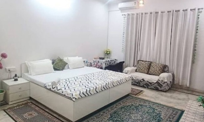 Indira Nagar House | Private Floor in a Bungalow !