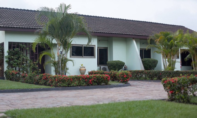 North Legon Ski Chalet | Comfortable One Bedroom Apartment in Ghana with Free WIFI