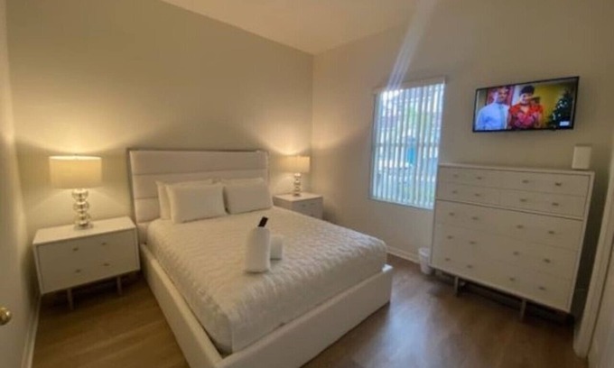 Hillcrest Estates Apartment | Private gated pool home oasis near to Disney
