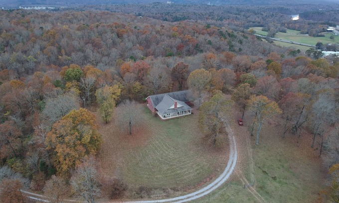 Jones Mills House | Idyllic Retreat Overlooking Hot Springs - Pet Friendly Oasis