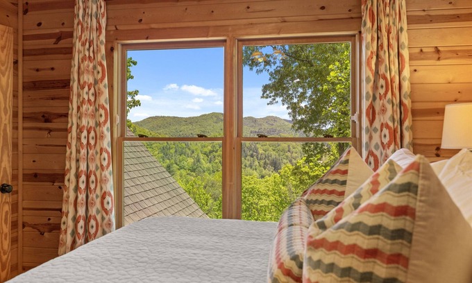 Clayton Cabin | Idyllic Private Getaway Near Lake Burton & Tallulah River!