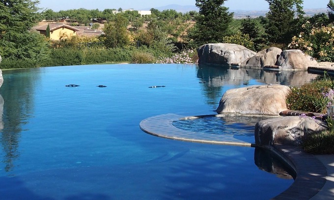 Paso Robles House | Private Guest House with Pool, Jacuzzi & Pet-Friendly Stay