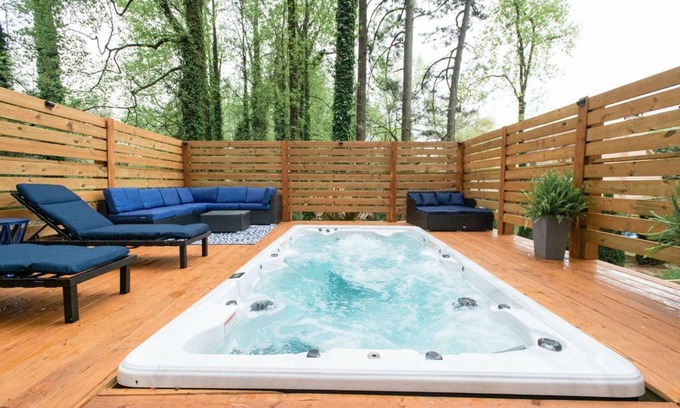 Stone Mountain Villa | Exclusive Villa Retreat with Private Pool & Spa Amenities