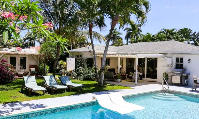 Southside House | Idyllic Private Bungalow with Pool and Ocean Views