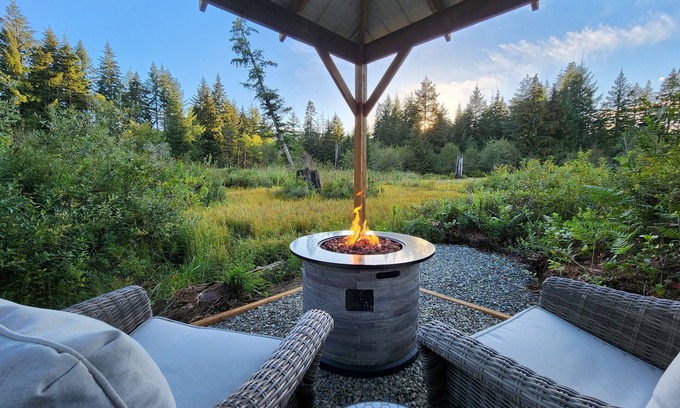 Black Creek Cottage | Tranquil Retreat with Wetland Views at Heather Cottage