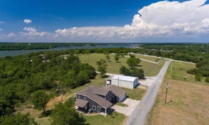 Myra House | Discover Your Private Hilltop Lake Retreat Getaway
