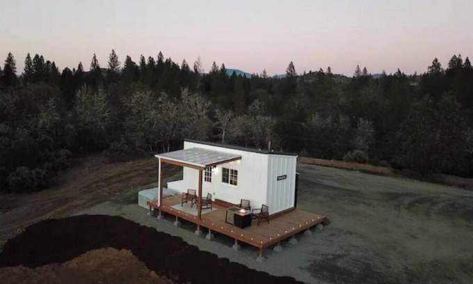 Grants Pass House | Scenic Hilltop Tiny Home with Hot Tub & Fire Pit Escape