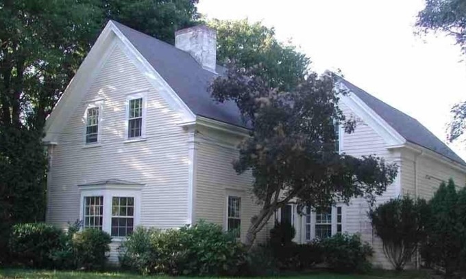 Duxbury House | Private Home close to beach on Powder Point