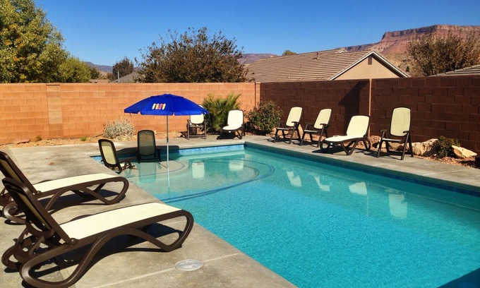 La Verkin House | Inviting Home with Private Pool, Jacuzzi & Game Room