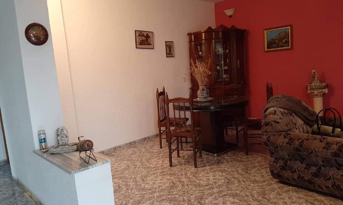 Tirana House | Cozy Private Home & Hotel: Perfect for Family Getaways