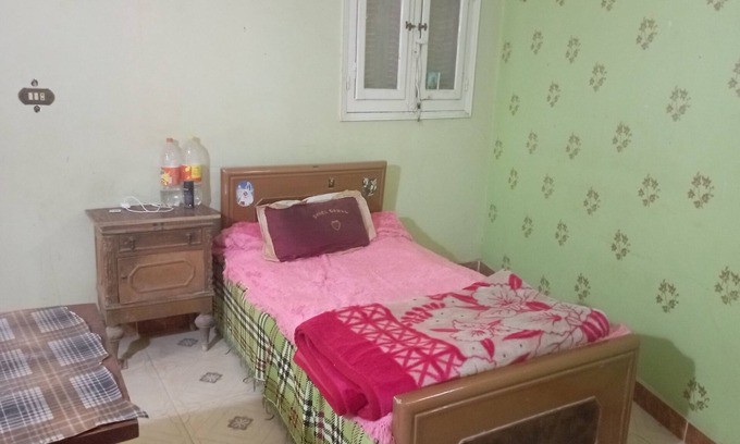 Tamiyah House | Cozy 2-Floor Home with Kitchen and Pet-Friendly Perks
