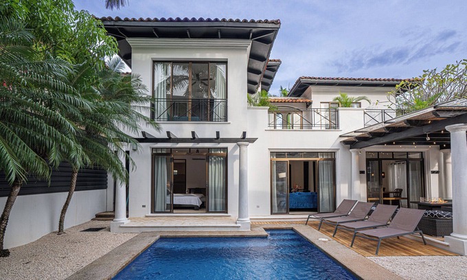 Playa Langosta House | Private Home with Pool Close to the Beach