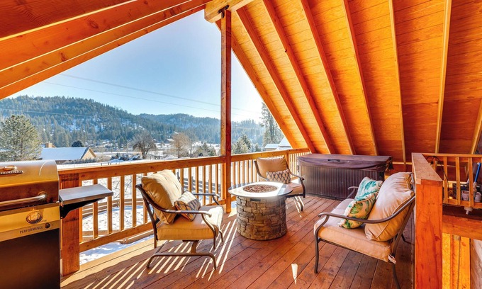 Garden Valley Apartment | Relaxing Garden Valley Apartment with Hot Tub & Mountain Views
