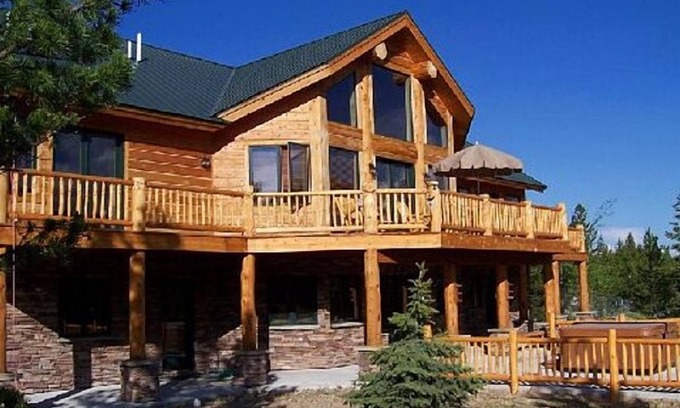 Big Sky Condo | Relaxing Retreat with Private Hot Tub & 9.8/10 Guest Rating