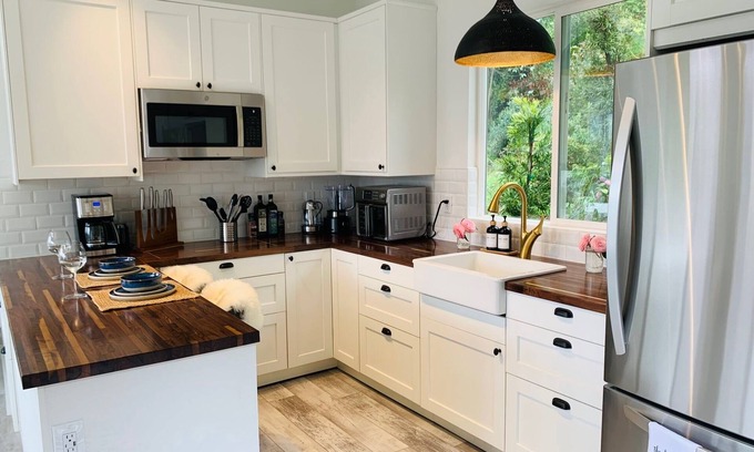 Mira Monte House | Cozy Retreat with Hot Tub & Sunset Views, Pet Friendly!