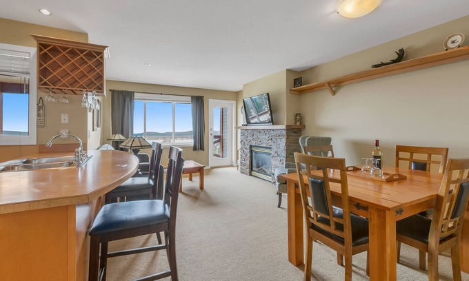 Big White Ski Resort House | Relax in Private Hot Tubs Just Steps from the Village
