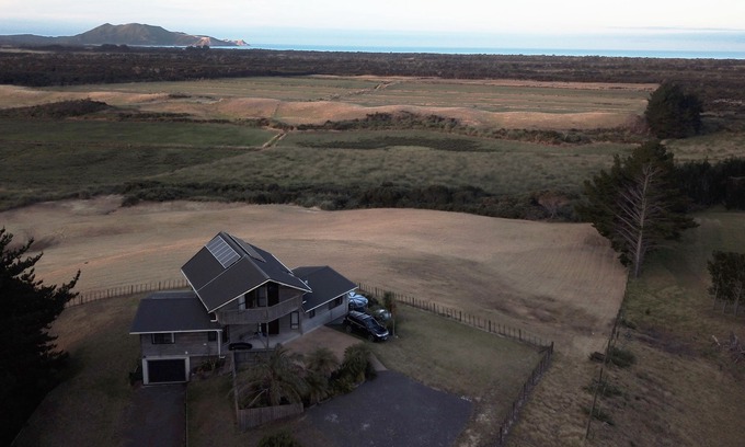Waiharara House | Private House with Stunning Views