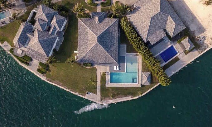 Alice Town House | Private Island Luxury Villa