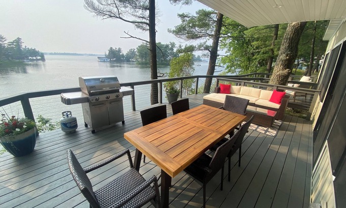 Alexandria Bay Cottage | Private Island Cottage with Ocean View & Spa - Rated 10/10