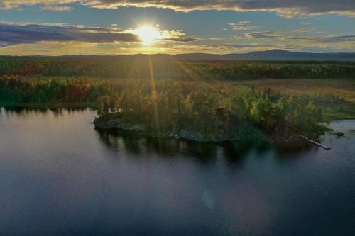 Inari House | Unforgettable Stay at VESI - The White Blue Wilderness Lodge