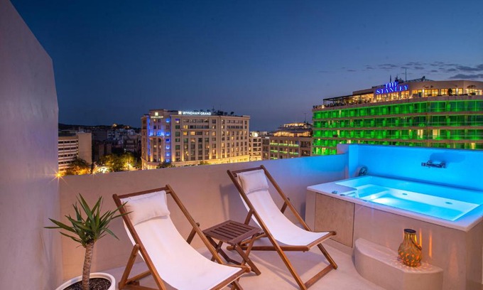 Metaxourgio Apartment | Discover The Suite Athens: Family-Friendly Retreat with Hot Tub