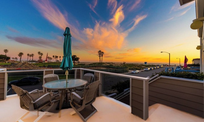 Pierpont Bay House | Unbeatable Stay: Pet-Friendly Spa Steps from the Beach