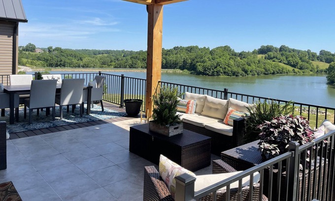 Dry Ridge House | Tranquil Lakefront Escape with Breathtaking Views & Amenities