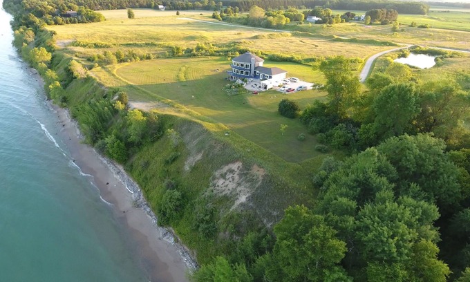 Manitowoc House | Private Lake House Retreat near Whistling Straits Breathtaking Views! Specials!