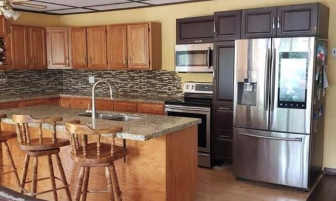 Uxbridge House | Private Lake with 180° views