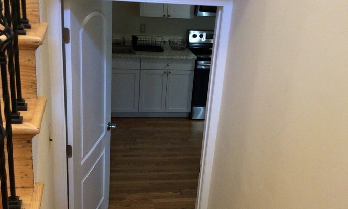 Fairfax House | Spacious Suite Near DC, GMU & Inova - Perfect for Your Stay