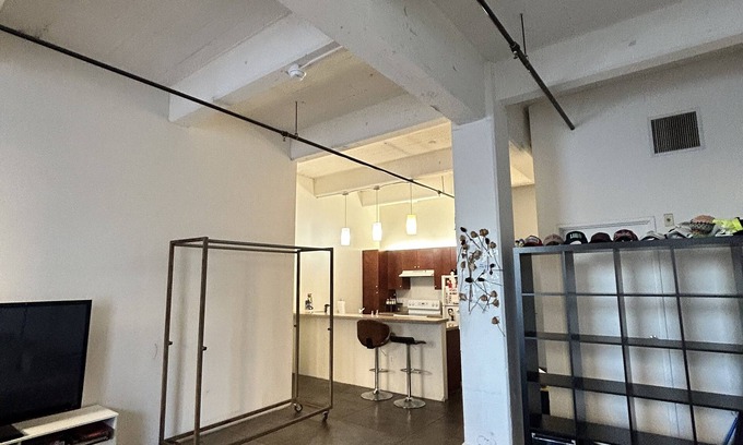 Downtown Los Angeles Apartment | Stylish Loft in DTLA with Pool and Breakfast Included