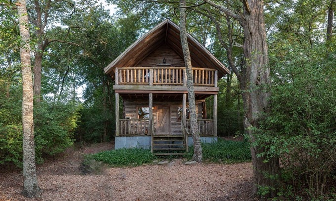 Brenham Cabin | Private Log Cabin for a Unique Getaway at Scenic Hill Retreat