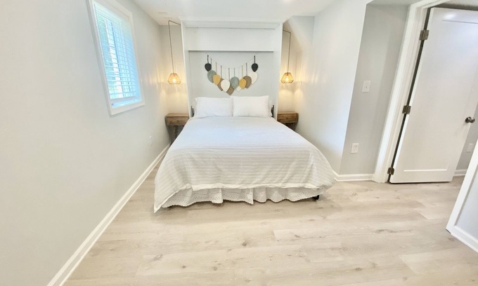Fairfax House | Private Lower Level Apartment with Spa & Hot Tub Access