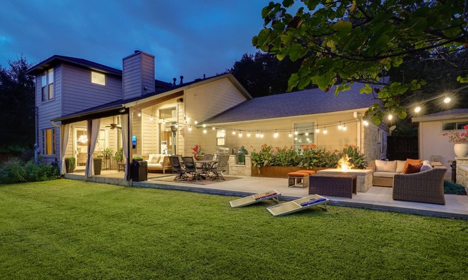 Woodhaven House | Premier Private Home Near Downtown with Pool & Spa