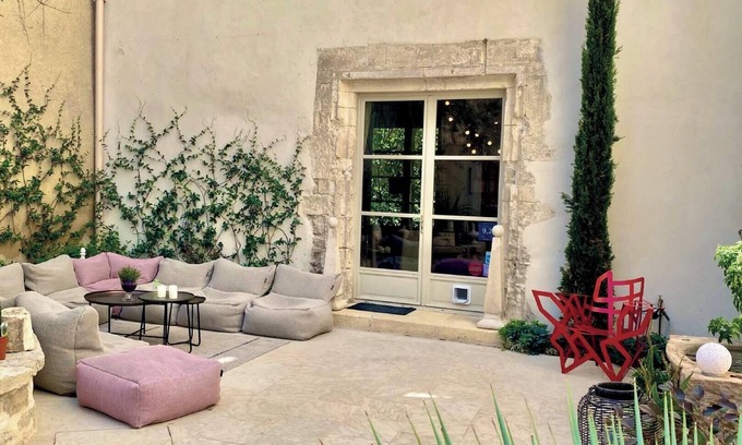 L'Isle-sur-la-Sorgue House | Exclusive Private Mansion with Pool and Ocean View
