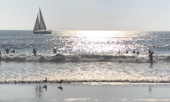 The Strand House | Cozy Manhattan Beach Guest House Near the Sand and Breakfast