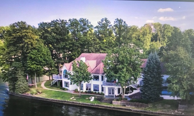 Maxwell House | Private Mansion on Geist Lake / Reservoir: NE Indianapolis - no neighbors