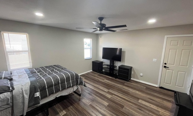 Victorville House | Inviting Private Master Bedroom at Spring Valley Lake