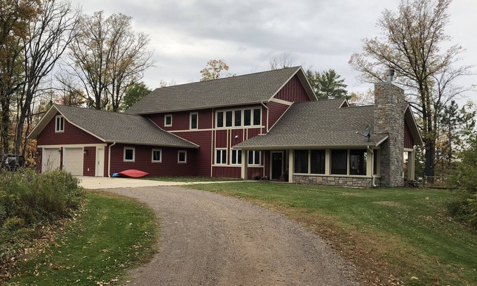 Sturgeon Lake House | Private, modern 4 BR Lakefront home on 10 acres. 4 Bedroom, 3.5 bath